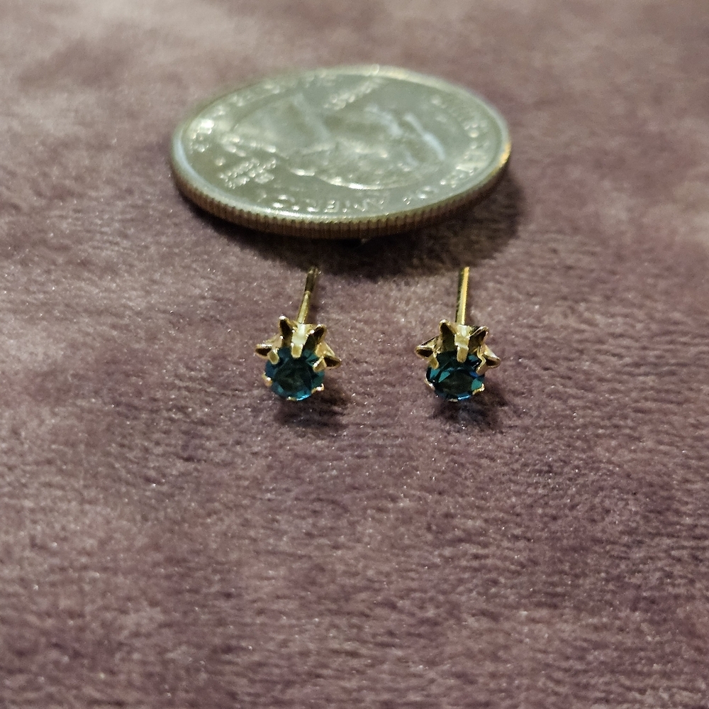 Estate Find Stud Earrings-Untested - image 2